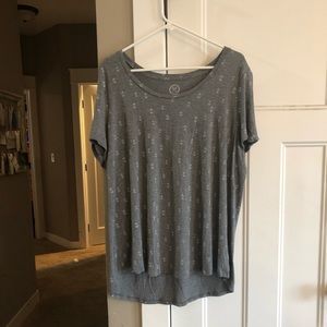 Women’s Plus Maurices Size 2 Gray Top, Like New